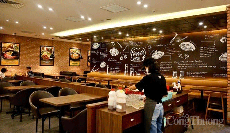 noi so ncov khien nhieu trung tam thuong mai diu hiu vang khach