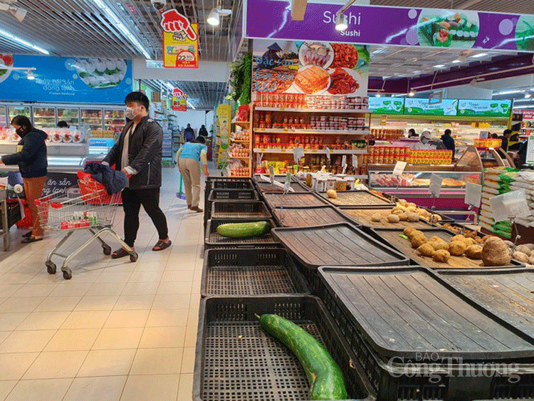Người dân mua thực phẩm tích trữ, siêu thị đáp ứng đủ nguồn cung nguoi dan mua thuc pham tich tru sieu thi dap ung du nguon cung
