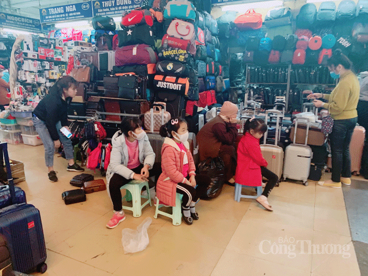 cho dong xuan e am vang khach trong mu a di ch covid 19