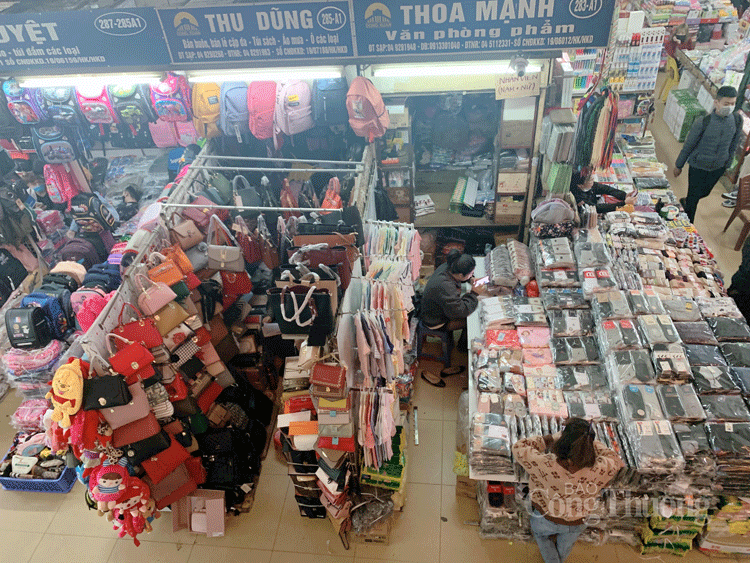 cho dong xuan e am vang khach trong mu a di ch covid 19