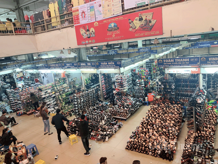 cho dong xuan e am vang khach trong mu a di ch covid 19