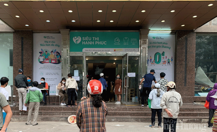 sieu thi 0 dong mon qua cua tinh nguoi