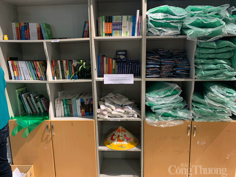 sieu thi 0 dong mon qua cua tinh nguoi