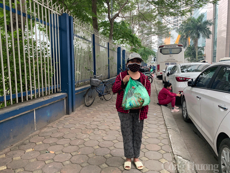 sieu thi 0 dong mon qua cua tinh nguoi