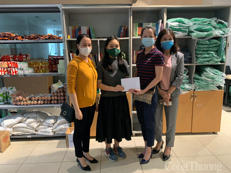 sieu thi 0 dong mon qua cua tinh nguoi