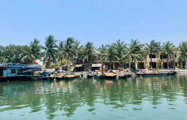 Phố cổ Hội An “hâm nóng” du lịch