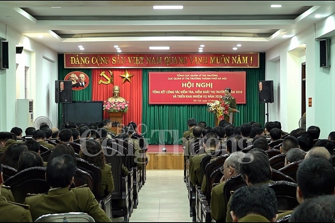 Quản lý thị trường Hà Nội: Tiên phong trong công tác chống buôn lậu, hàng giả hàng nhái quan ly thi truong ha noi tien phong trong cong tac chong buon lau hang gia hang nhai