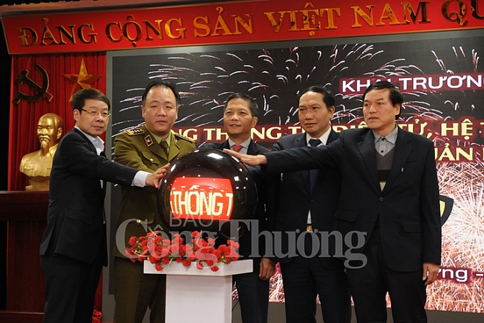 xay dung luc luong quan ly thi truong chinh quy chuyen nghiep hien dai