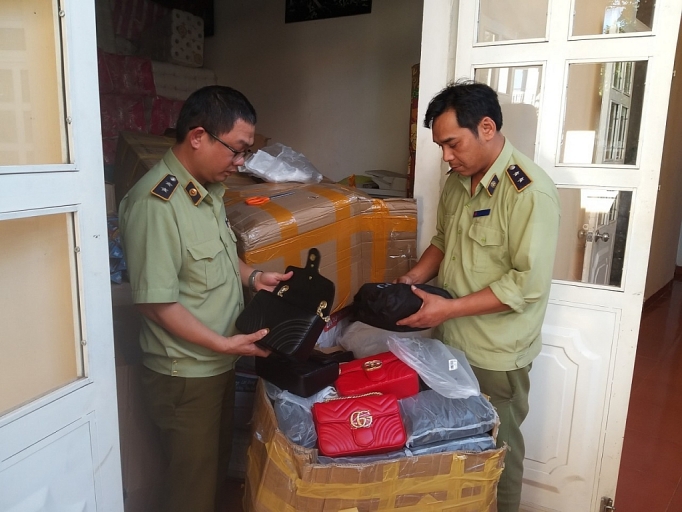 gia lai tam giu nhieu hang hoa khong hoa don chung tu