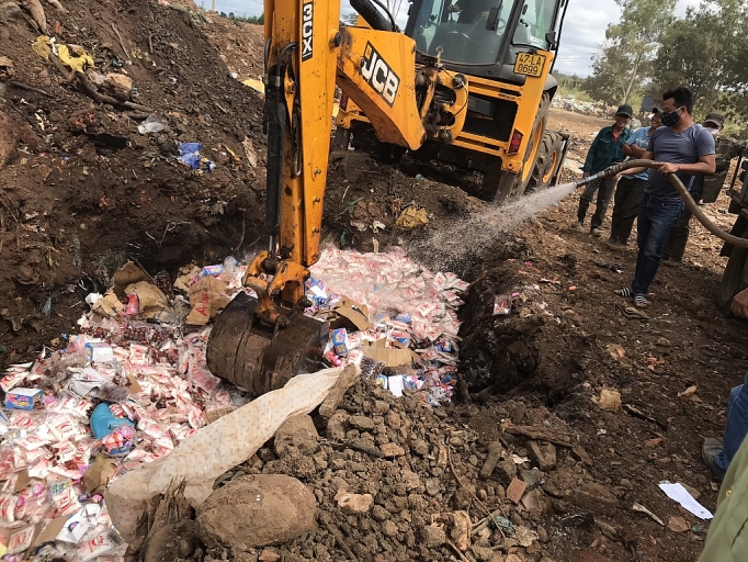 Đắk Lắk: Tiêu hủy trên 10.000 sản phẩm là tang vật vi phạm hành chính dak lak tieu huy tren 10000 san pham la tang vat vi pham hanh chinh