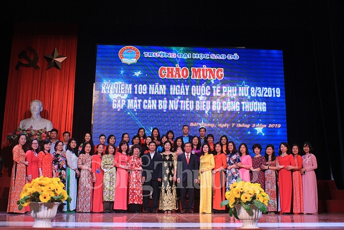 cong doan bo cong thuong chao mung ngay quoc te phu nu 83