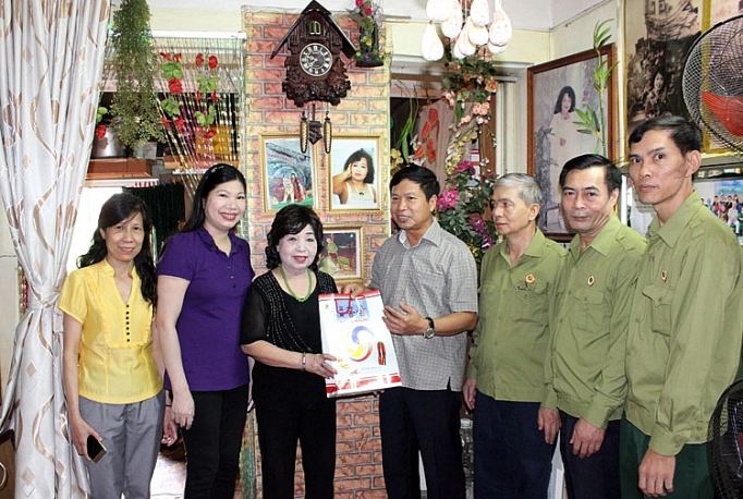 Tri ân tưởng niệm các anh hùng liệt sĩ tri an tuong niem cac anh hung liet si