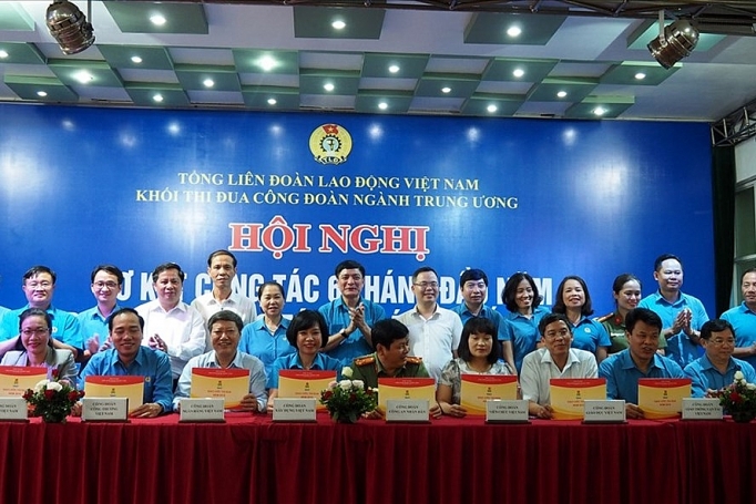 Khối thi đua Công đoàn ngành Trung ương đã chăm lo tốt đời sống cho người lao động khoi thi dua cong doan nganh trung uong da cham lo tot doi song cho nguoi lao dong