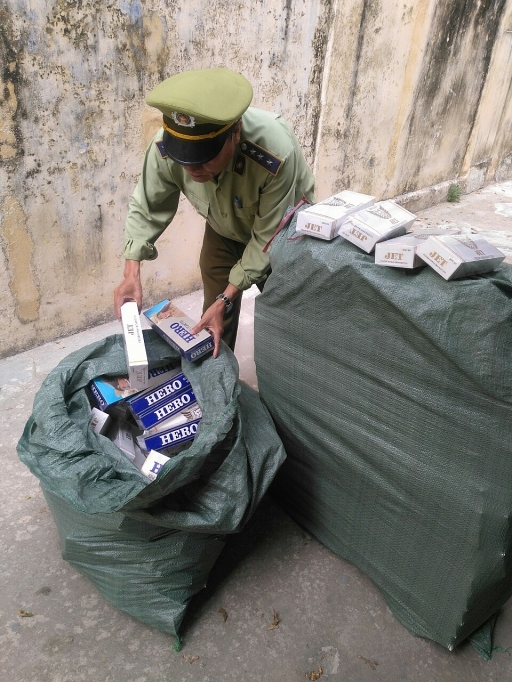 quan ly thi truong thua thien hue thu giu hang nghin bao thuoc la lau