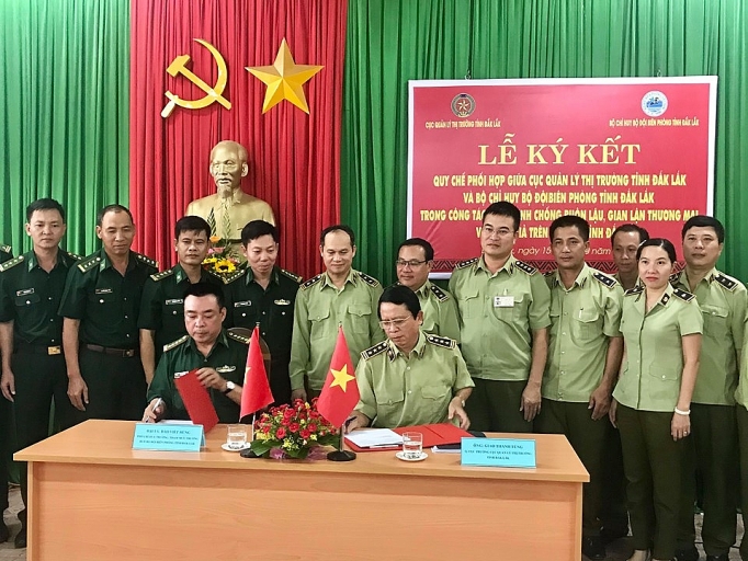 Quản lý thị trường và Bộ đội biên phòng phối hợp chống buôn lậu và gian lận thương mại quan ly thi truong va bo doi bien phong phoi hop chong buon lau va gian lan thuong mai