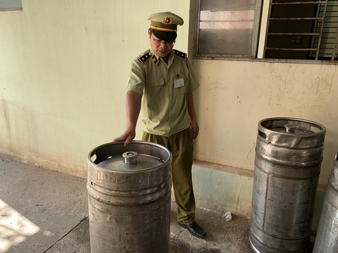 binh phuoc phat hien va xu ly 900 lit bia hoi khong ro nguon goc