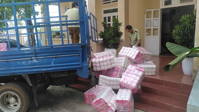 tam giu hon 11000 loc giay ve sinh co dau hieu gia mao nhan hieu giay ve sinh silkylive