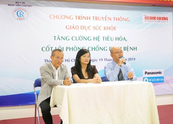 bac si khuyen dung nuoc dien giai ion kiem giup cai thien duong tieu hoa
