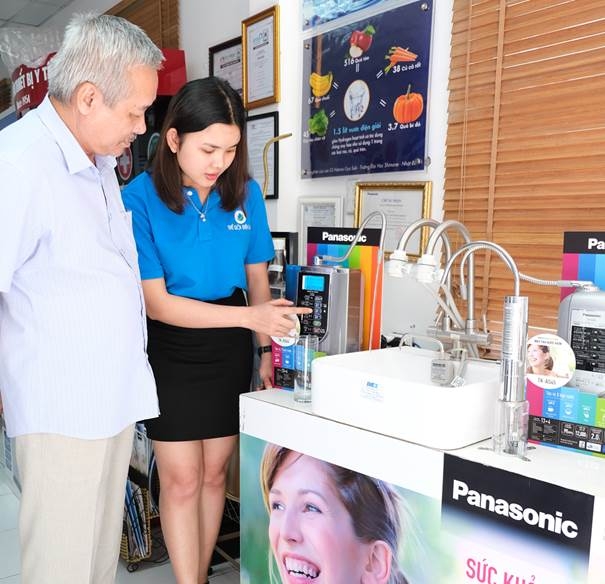 bac si khuyen dung nuoc dien giai ion kiem giup cai thien duong tieu hoa