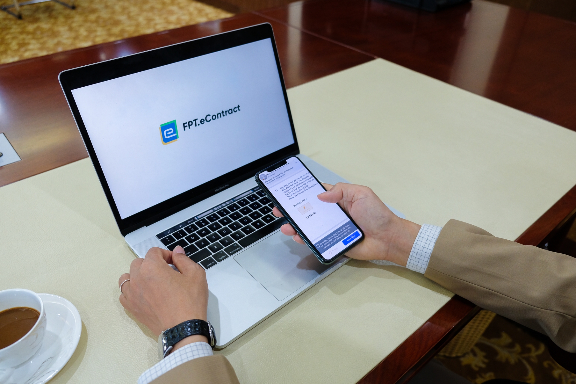 Giải pháp ký hợp đồng điện tử đầu tiên dành cho doanh nghiệp giai phap ky hop dong dien tu dau tien danh cho doanh nghiep