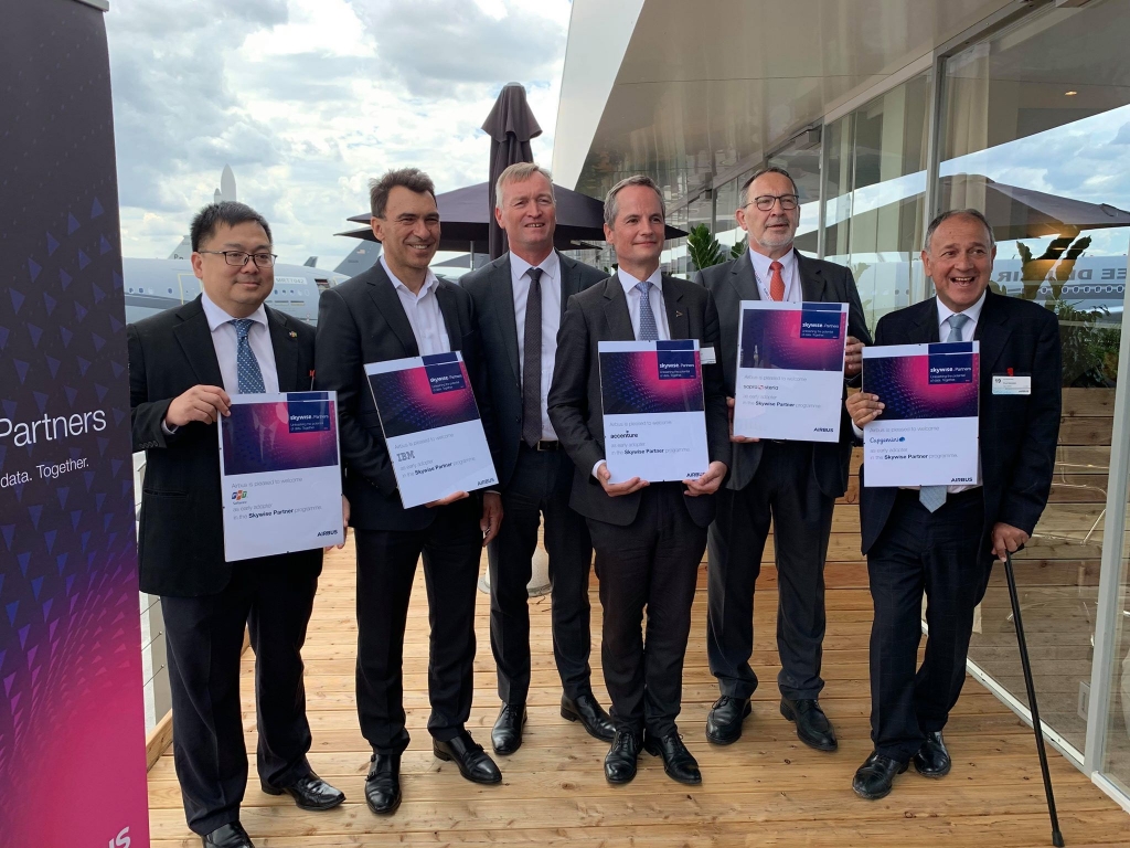 FPT cùng các đối tác của Airbus phát triển kho ứng dụng cho ngành hàng không thế giới fpt cung cac doi tac cua airbus phat trien kho ung dung cho nganh hang khong the gioi