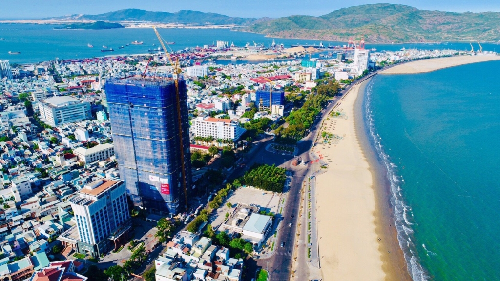 sieu du an quy nhon vuon cao giua dinh troi thanh pho