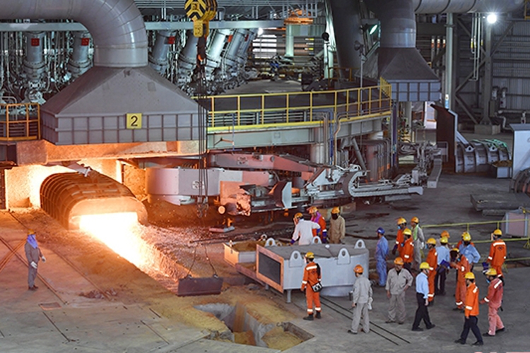 nganh thep lao dao truoc lan song thep ngoai nhap gia re tran vao