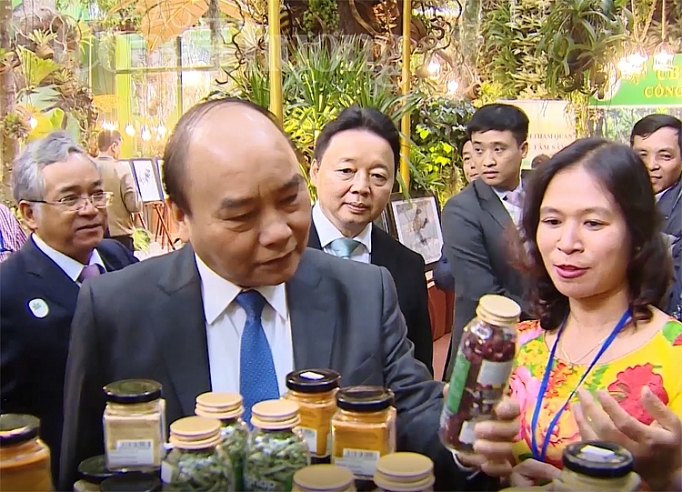 gan dac san vung mien voi gia tri van hoa dan toc