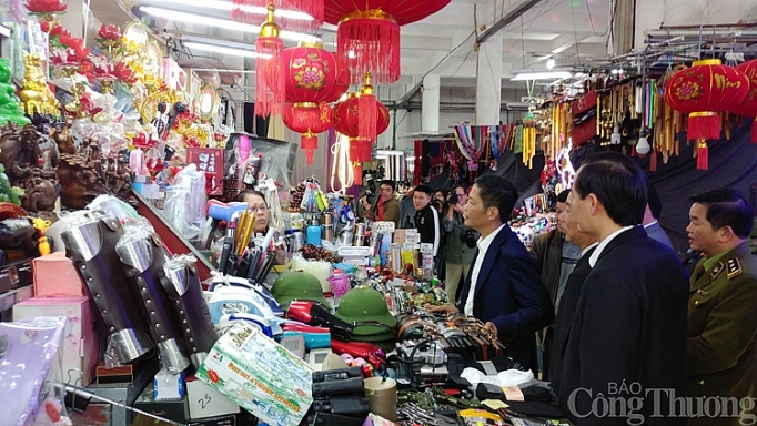 bo truong tran tuan anh thi sat tinh hinh thuong mai bien gioi tai lang son