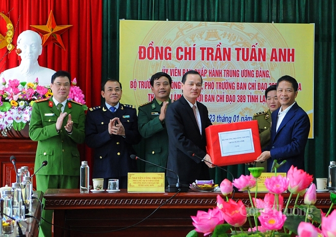 bo truong tran tuan anh thi sat tinh hinh thuong mai bien gioi tai lang son