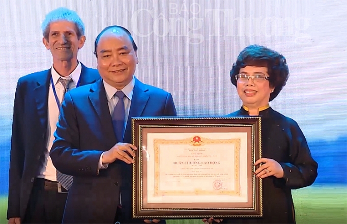 thu tuong nguyen xuan phuc cat bang khanh thanh nha may nuoc hien dai nhat mien trung