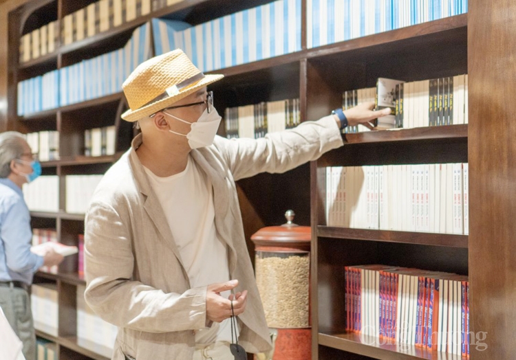 Khám phá kho tàng kiến thức tại Thư viện ánh sáng – “trái tim” của Bảo tàng Thế giới cà phê Khám phá kho tàng kiến thức tại Thư viện ánh sáng – “trái tim” của Bảo tàng Thế giới cà phê