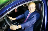 Trao tặng xe Santa Fe cho ông Park Hang Seo