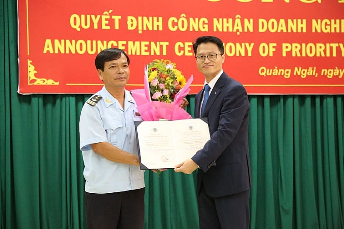doosan vina dat chung nhan doanh nghiep uu tien ve thu tuc hai quan