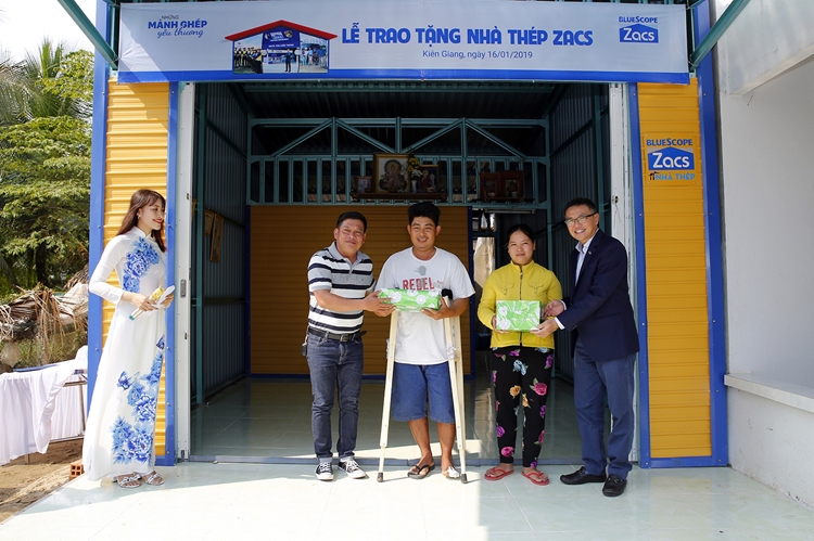 BlueScope Zacs and authorized dealers donated 50 Zacs houses for the poor in 10 provinces
