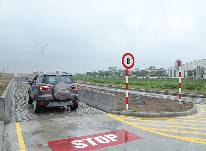 ford viet nam dua duong thu moi vao hoat dong