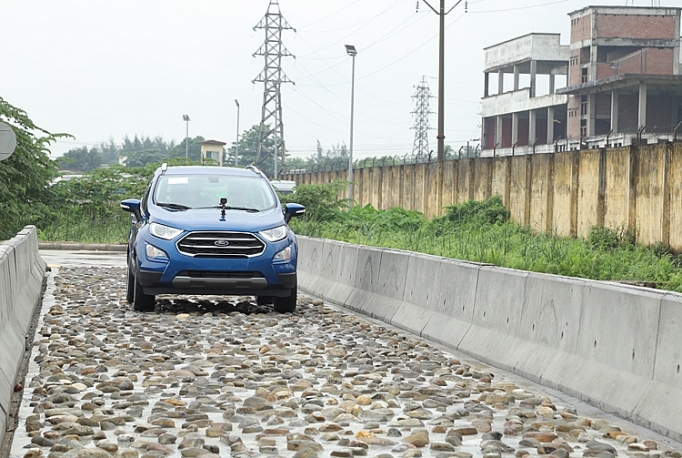 ford viet nam dua duong thu moi vao hoat dong