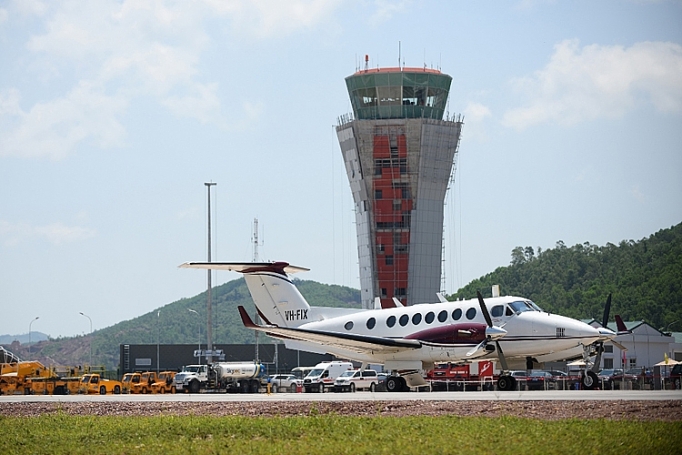 Cảng Hàng không quốc tế Vân Đồn đón chuyến bay đầu tiên cang hang khong quoc te van don don chuyen bay dau tien