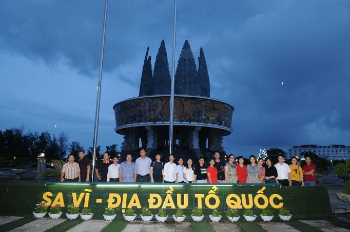 Hợp tác chặt chẽ, chia sẻ cởi mở và thiết thực hop tac chat che chia se coi mo va thiet thuc