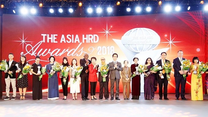 Vinh danh doanh nghiệp đạt Giải thưởng Phát triển nguồn nhân lực châu Á vinh danh doanh nghiep dat giai thuong phat trien nguon nhan luc chau a