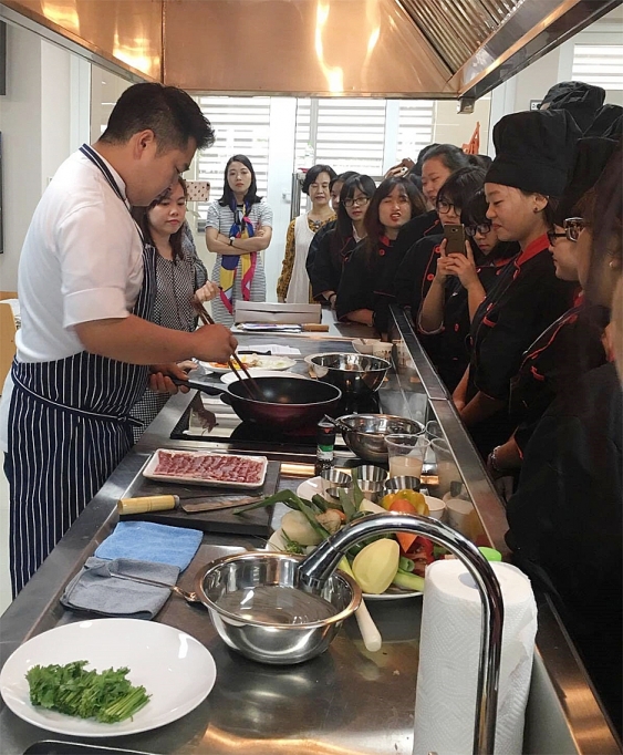 Truyền bá ẩm thực Hàn Quốc tới Việt Nam truyen ba am thuc han quoc toi viet nam