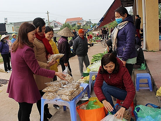 quang ninh khai truong cho nong san huyen dam ha
