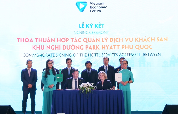 Agreement between BIM LAND and HYATT at Vietnam Travel and Tourism Summit 2019