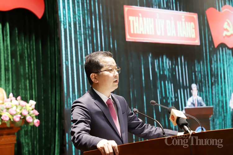 Xây dựng, chỉnh đốn Đảng để làm cho Đảng ta ngày càng mạnh hơn Xây dựng, chỉnh đốn Đảng để làm cho Đảng ta ngày càng mạnh hơn