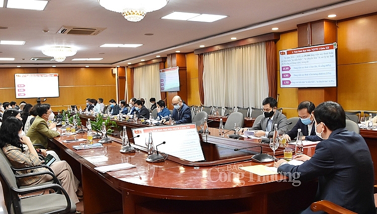 Xây dựng, chỉnh đốn Đảng để làm cho Đảng ta ngày càng mạnh hơn Xây dựng, chỉnh đốn Đảng để làm cho Đảng ta ngày càng mạnh hơn