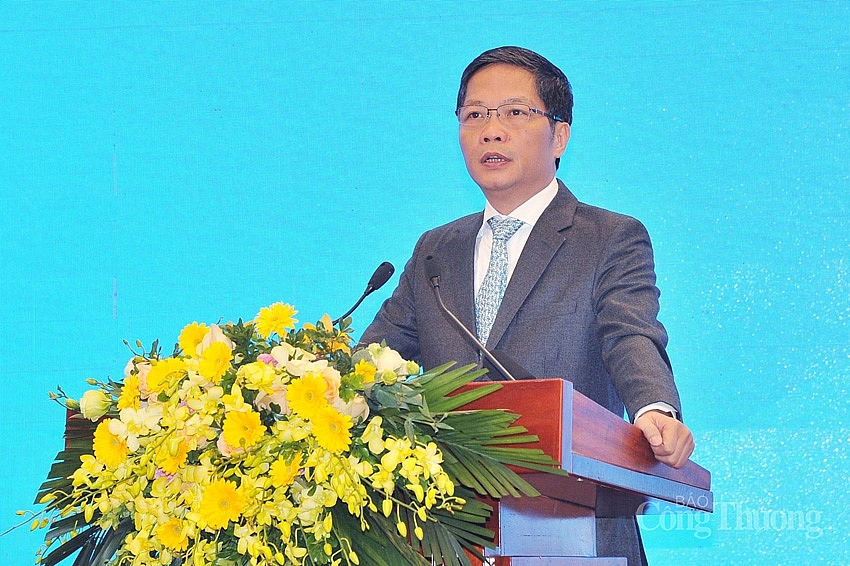 Bộ trưởng Trần Tuấn Anh phát biểu tại hội nghị Bộ trưởng Trần Tuấn Anh phát biểu tại hội nghị