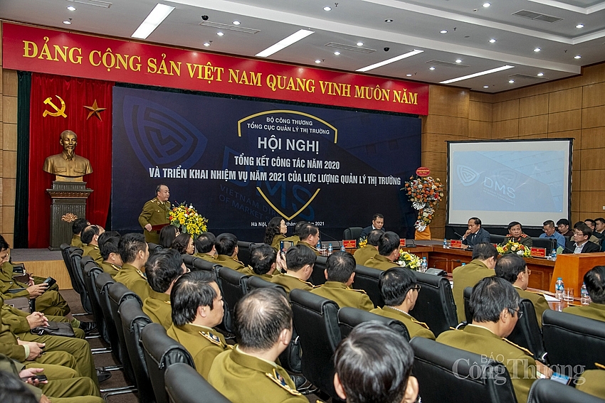 Một năm với những “trận đánh” lớn của lực lượng quản lý thị trường