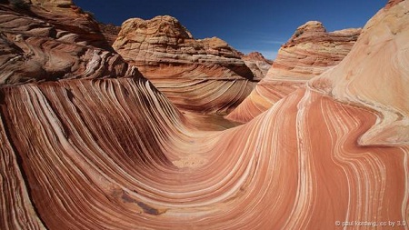 Vách đá Vermillion ở
bang Arizona, Mỹ:
