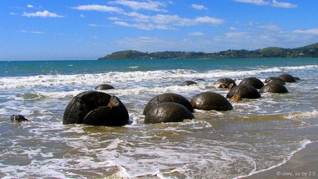Những tảng đá Moeraki ở
New Zealand: