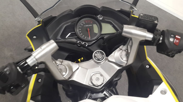 Bajaj-Pulsar-200SS-3.jpg